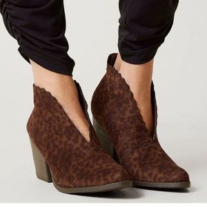 Cheetah pointed heels